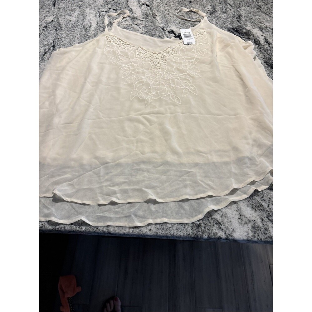 Torrid Tank Top Sz4 NWT Creamy Off White Beige